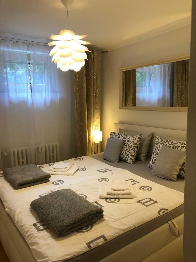Apartman Amalia Banska Bystrica Ngoại thất bức ảnh